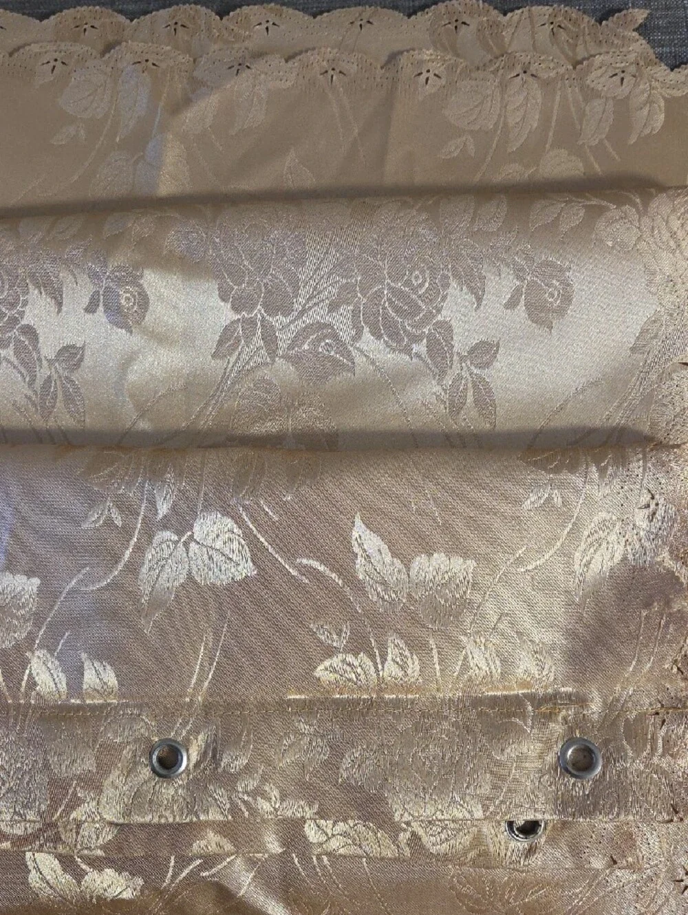 Floral Jacquard Scalloped Edge Shower Curtain